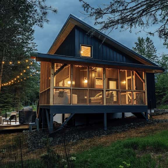Baumhaus Cabin and Treehouse - Image 1